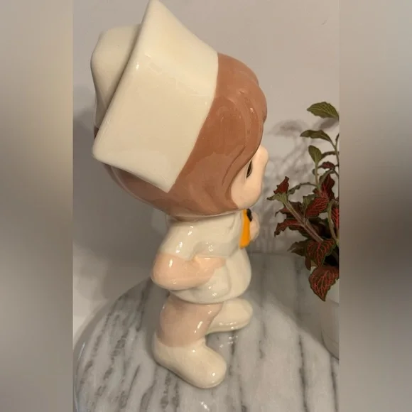 Vintage Ceramic Nurse Sculpture 11” Dark Brown Eyes Smiley Face Collectable - Picture 4 of 10